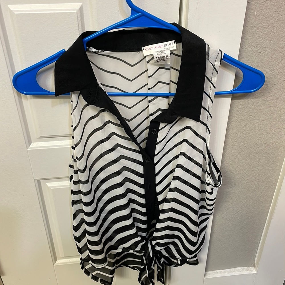 Sleeveless blouse